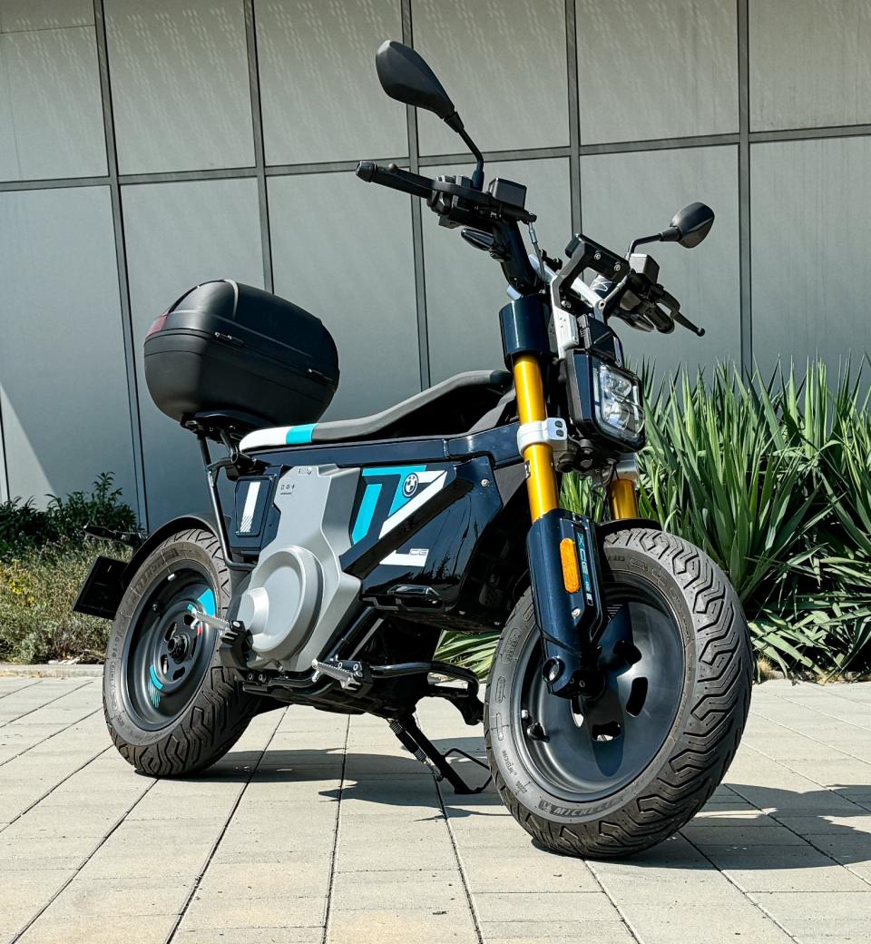 Ha újra fiatal lennék – BMW CE 02